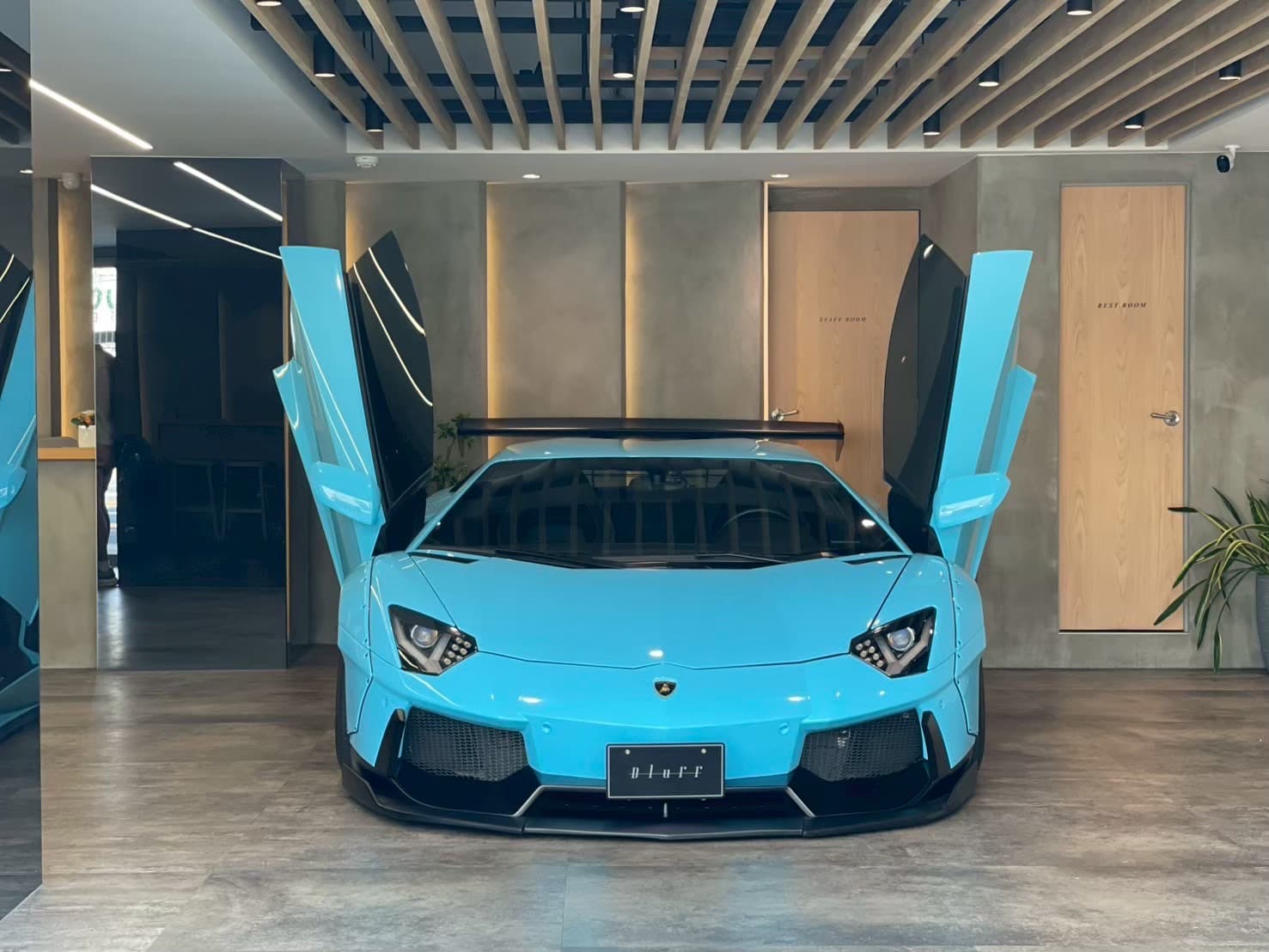 ランボルギーニ アヴェンタドール LP700-4 LB-WORKS